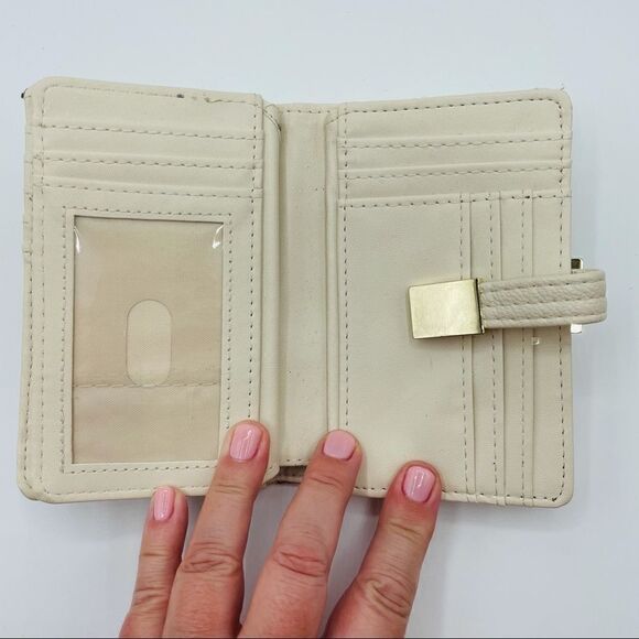 Safekeeper Weaved Design Wallet - Picture 4 of 7